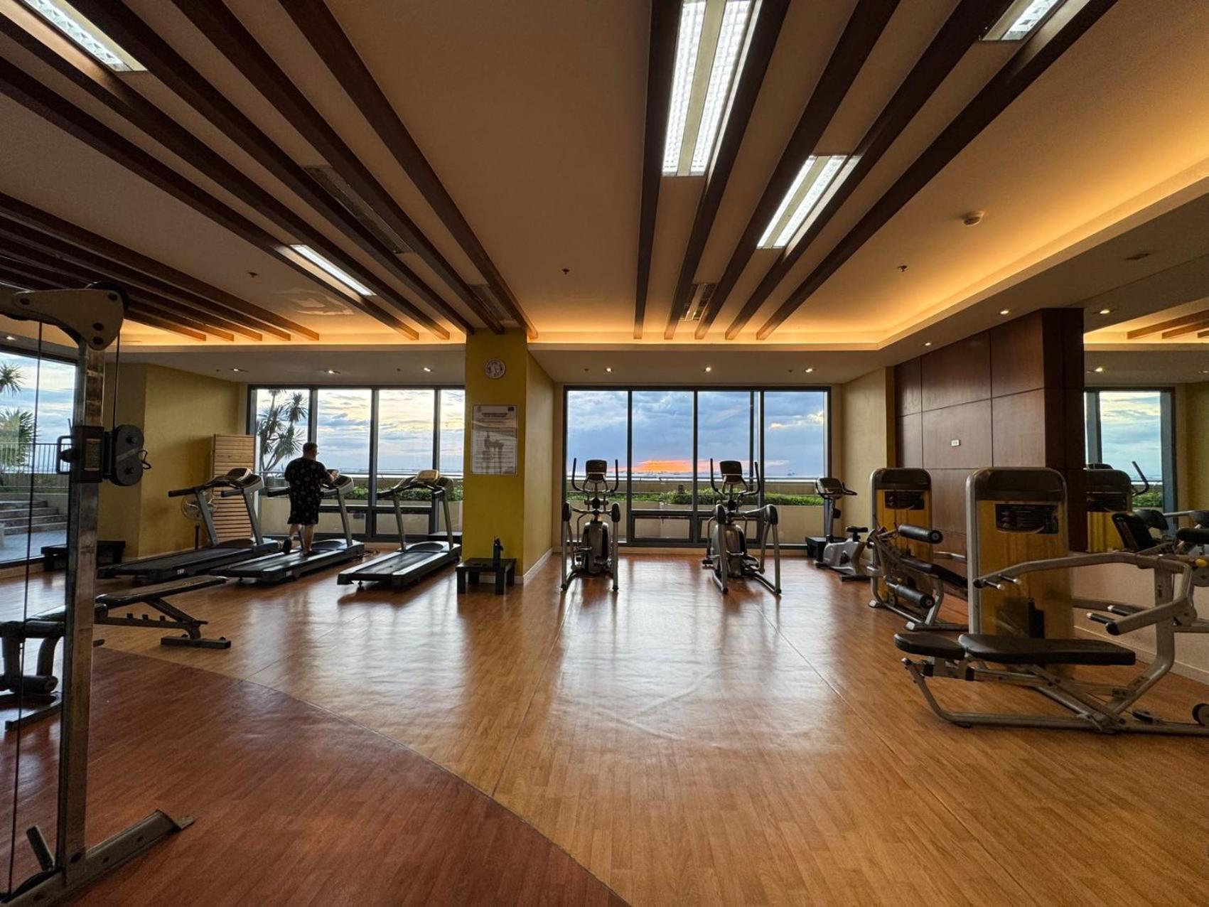 Grand Riviera Suites Manilla Buitenkant foto